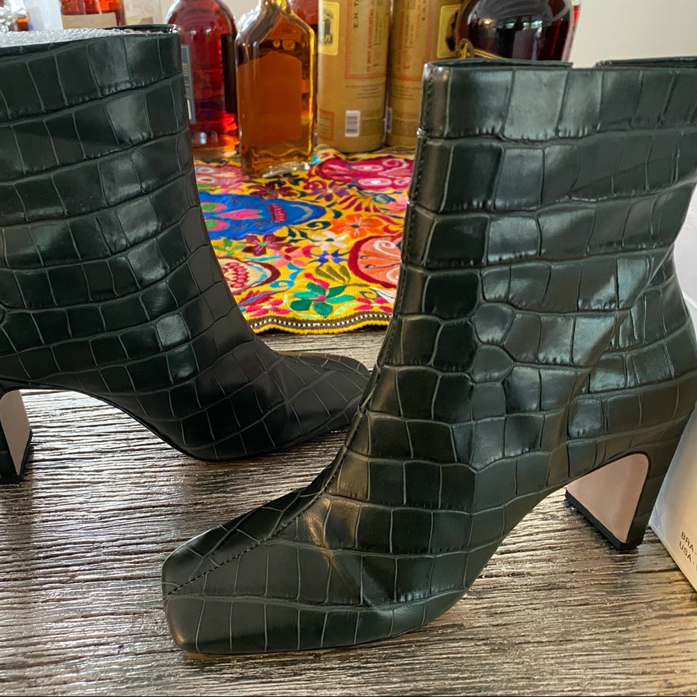 Schutz green leather crocodile ankle bootie. Brand new, never worn.  Size 5.5